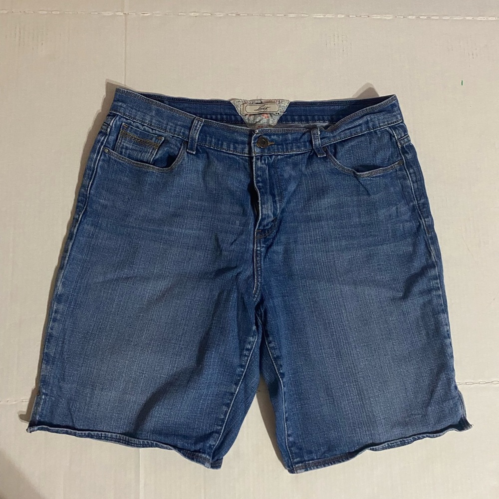 Levi's Blue Jean Shorts Casual Bermuda Style